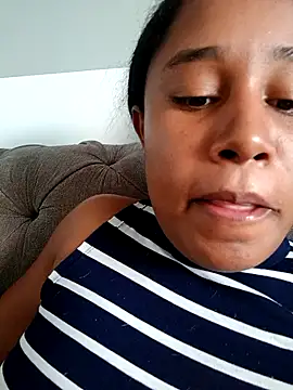 MoniqueMulberry online show from November 6, 2025, 7:15 pm