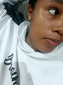 MoniqueMulberry online show from November 15, 2025, 8:05 pm