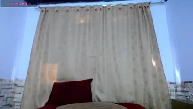 DaraKat18 online show from October 30, 2025, 5:24 pm