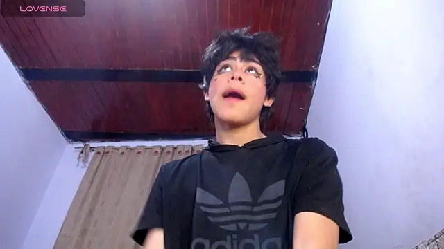 Snapshot of DaraKat18 chatting on January 16, 2026, 9:35 am DaraKat18 online show from January 16, 2026, 9:35 am