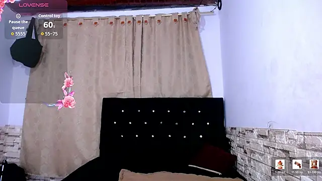 Snapshot of DaraKat18 chatting on February 1, 2026, 11:14 pm DaraKat18 online show from February 1, 2026, 11:14 pm