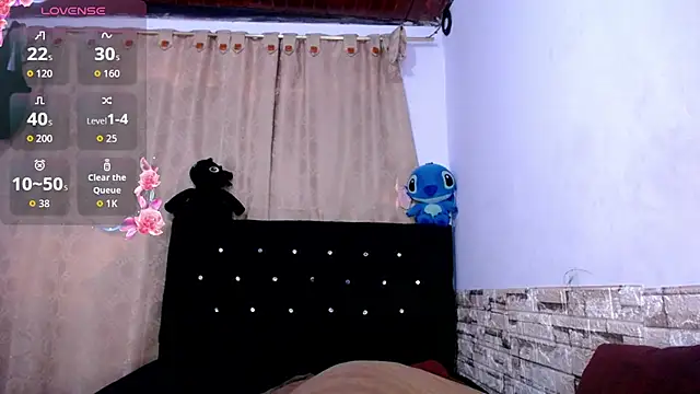 Snapshot of DaraKat18 chatting on February 2, 2026, 10:08 pm DaraKat18 online show from February 2, 2026, 10:08 pm