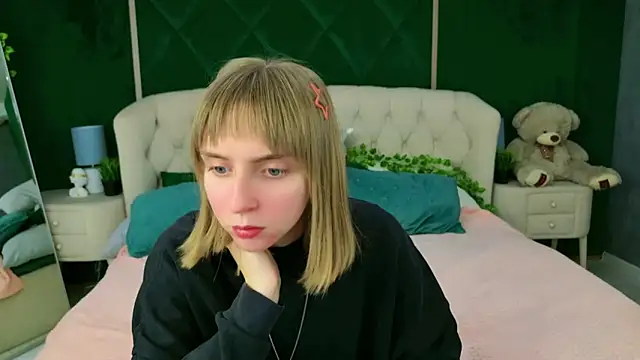 Beverly Gomes online show from October 1, 2025, 3:29 pm