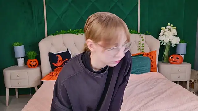 Beverly Gomes online show from October 27, 2025, 6:39 am