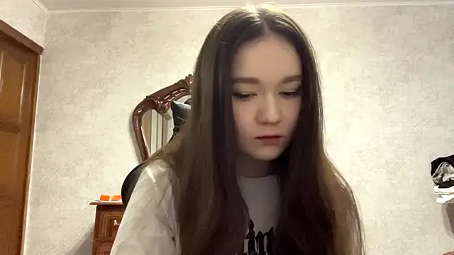 Snapshot of Pikmigirl18 chatting on September 22, 2025, 1:24 pm Pikmigirl18 online show from September 22, 2025, 1:24 pm