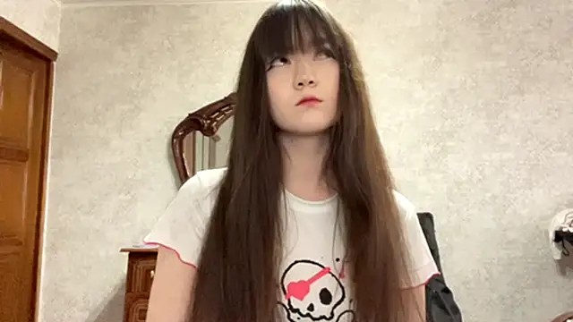 Snapshot of Pikmigirl18 chatting on October 12, 2025, 9:41 am Pikmigirl18 online show from October 12, 2025, 9:41 am