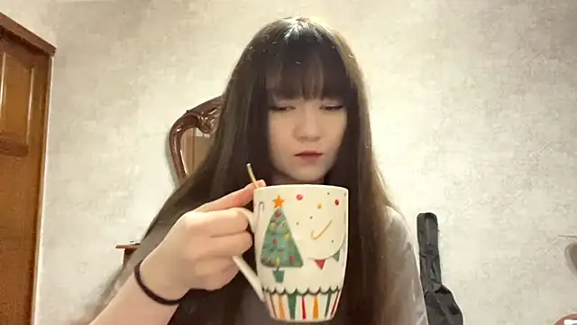 Pikmigirl18 online show from October 17, 2025, 1:14 pm