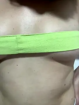 Snapshot of Hellena2020 chatting on November 28, 2025, 12:24 am Hellena2020 online show from November 28, 2025, 12:24 am