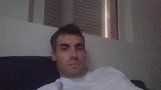 JulioIsHere4you online show from November 8, 2025, 9:09 am