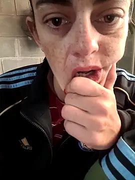 Snapshot of Almendrasexy chatting on October 22, 2025, 11:54 am Almendrasexy online show from October 22, 2025, 11:54 am