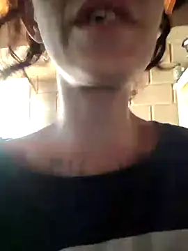 Snapshot of Almendrasexy chatting on October 26, 2025, 4:13 pm Almendrasexy online show from October 26, 2025, 4:13 pm