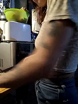 Snapshot of Almendrasexy chatting on November 6, 2025, 1:06 am Almendrasexy online show from November 6, 2025, 1:06 am