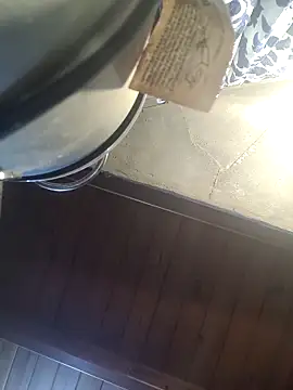 Snapshot of Almendrasexy chatting on November 15, 2025, 1:14 am Almendrasexy online show from November 15, 2025, 1:14 am