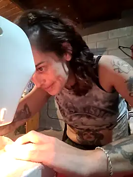 Snapshot of Almendrasexy chatting on November 18, 2025, 3:45 am Almendrasexy online show from November 18, 2025, 3:45 am