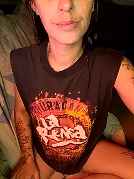 Snapshot of Almendrasexy chatting on November 19, 2025, 4:23 am Almendrasexy online show from November 19, 2025, 4:23 am