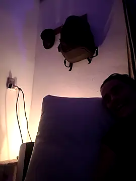 Snapshot of Almendrasexy chatting on November 23, 2025, 12:43 am Almendrasexy online show from November 23, 2025, 12:43 am