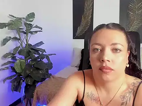 RubyStrong online show from October 10, 2025, 1:54 pm