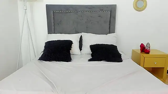 Snapshot of RubyStrong chatting on January 5, 2026, 7:06 pm RubyStrong online show from January 5, 2026, 7:06 pm