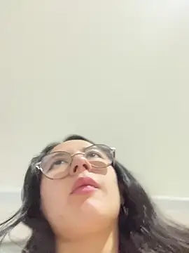 Bella Sumers online show from April 15, 2026, 6:26 pm