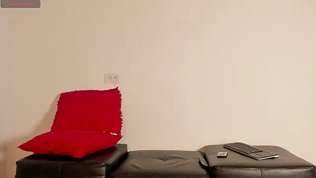 Dark chanel online show from November 14, 2025, 4:33 am