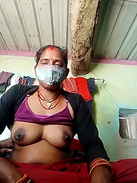 Snapshot of CUTE-004 chatting on March 3, 2026, 9:59 am CUTE-004 online show from March 3, 2026, 9:59 am