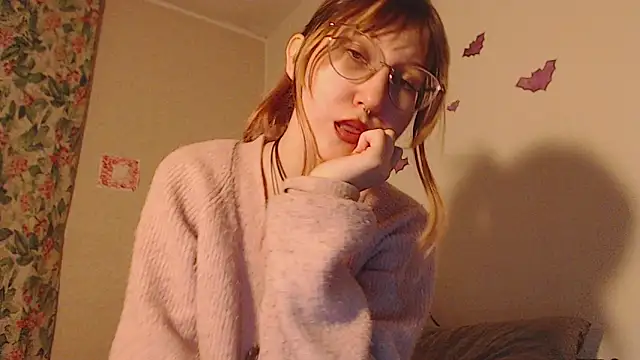 Snapshot of ohmycheryl chatting on November 12, 2025, 5:24 pm ohmycheryl online show from November 12, 2025, 5:24 pm