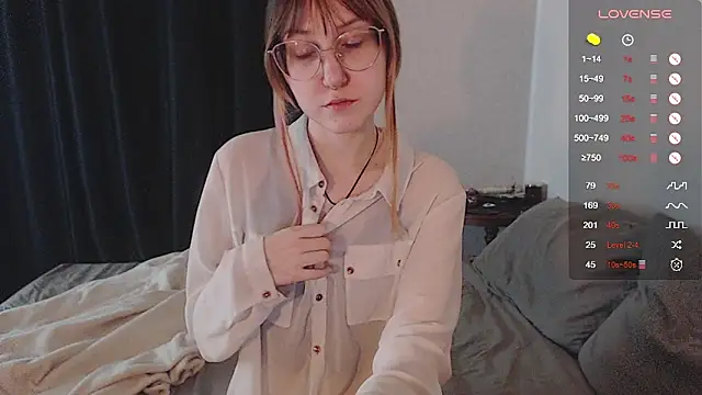 Snapshot of ohmycheryl chatting on November 17, 2025, 7:30 pm ohmycheryl online show from November 17, 2025, 7:30 pm