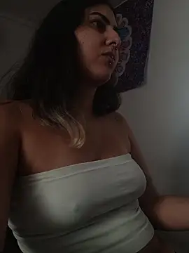 Snapshot of ApenasLys chatting on January 6, 2026, 3:05 pm ApenasLys online show from January 6, 2026, 3:05 pm