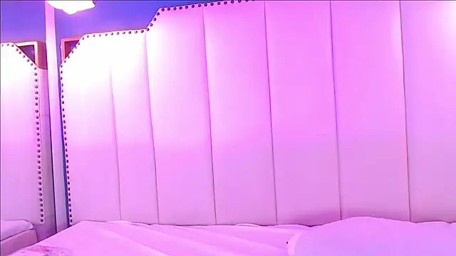 SophiaBloss online show from October 10, 2025, 3:44 pm