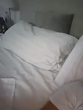 angeldevil0404 online show from November 3, 2025, 4:14 am