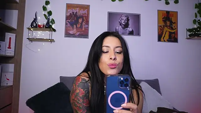 Snapshot of SophiieCumsx chatting on January 14, 2026, 4:51 am SophiieCumsx online show from January 14, 2026, 4:51 am