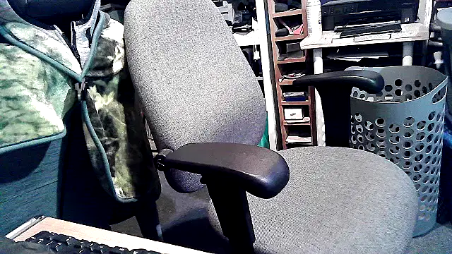 Snapshot of georgew62 chatting on November 16, 2025, 1:22 am georgew62 online show from November 16, 2025, 1:22 am