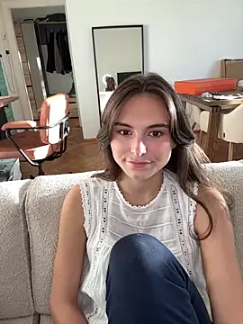 Snapshot of SophiiaStarr chatting on September 20, 2025, 3:57 pm SophiiaStarr online show from September 20, 2025, 3:57 pm