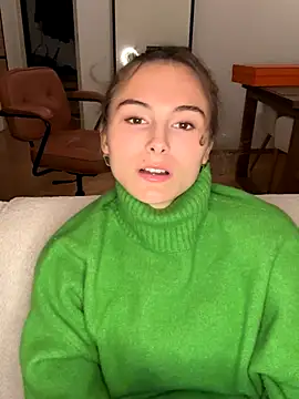 Snapshot of SophiiaStarr chatting on September 24, 2025, 6:33 pm SophiiaStarr online show from September 24, 2025, 6:33 pm