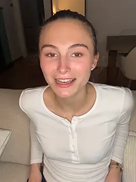 Snapshot of SophiiaStarr chatting on October 9, 2025, 4:16 pm SophiiaStarr online show from October 9, 2025, 4:16 pm