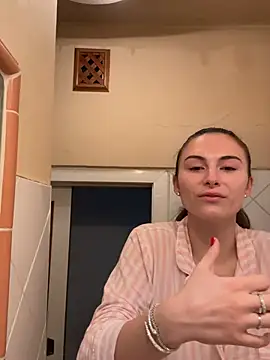 Snapshot of SophiiaStarr chatting on February 14, 2026, 2:03 pm SophiiaStarr online show from February 14, 2026, 2:03 pm