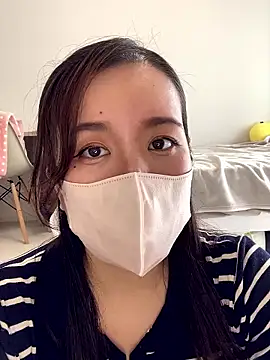 NATSUMI00 online show from September 27, 2025, 5:01 am