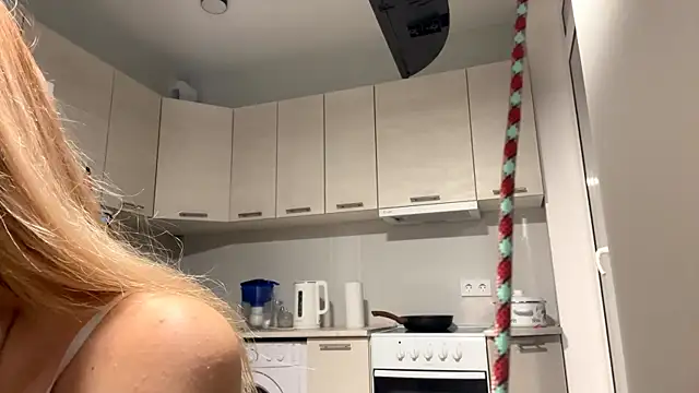 Denni Spilber online show from October 23, 2025, 5:23 pm