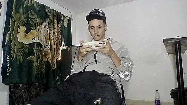 Snapshot of sam_hottt chatting on September 24, 2025, 8:12 pm sam hottt online show from September 24, 2025, 8:12 pm
