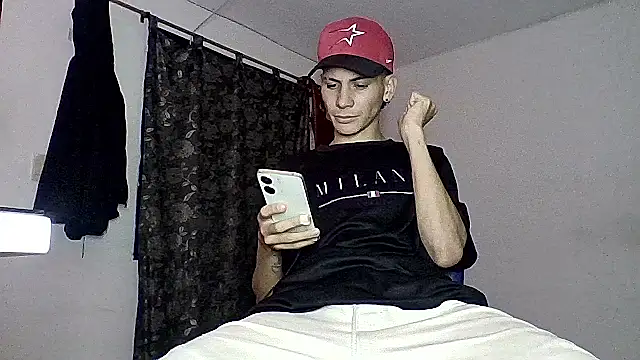 Snapshot of sam_hottt chatting on October 1, 2025, 5:46 am sam hottt online show from October 1, 2025, 5:46 am