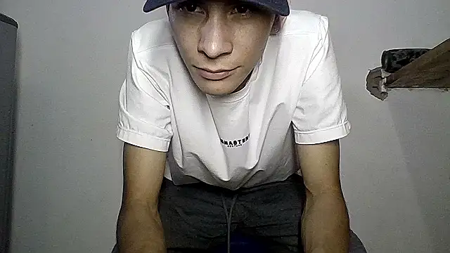 Snapshot of sam_hottt chatting on October 14, 2025, 9:15 pm sam hottt online show from October 14, 2025, 9:15 pm
