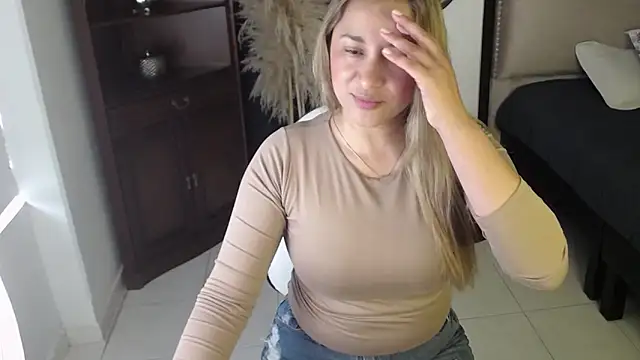 Snapshot of sheryl_jones chatting on February 16, 2026, 1:40 pm sheryl jones online show from February 16, 2026, 1:40 pm