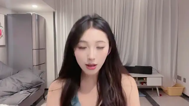 ZhaoZhao-ZM online show from September 25, 2025, 1:15 pm