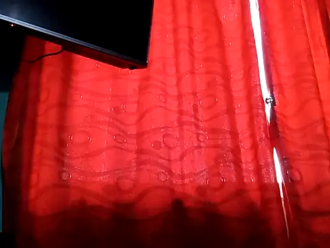 True Di online show from October 7, 2025, 10:07 pm