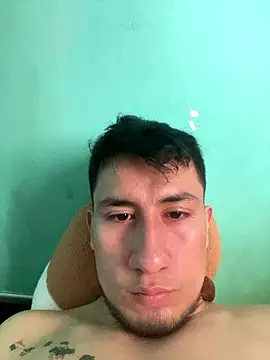 Snapshot of True_Di chatting on January 9, 2026, 9:27 pm True Di online show from January 9, 2026, 9:27 pm