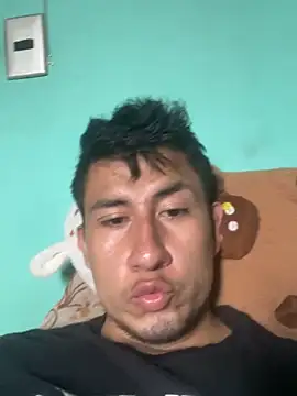 Snapshot of True_Di chatting on March 3, 2026, 10:04 pm True Di online show from March 3, 2026, 10:04 pm