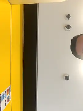 Snapshot of DanteWinter chatting on December 23, 2025, 2:09 am DanteWinter online show from December 23, 2025, 2:09 am