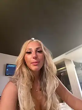 HeidiMae online show from October 7, 2025, 8:28 pm