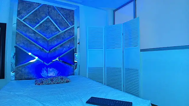 THAMARA ANGELLS online show from September 24, 2025, 8:23 pm