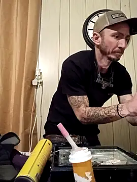 Snapshot of Mrluckstick chatting on January 6, 2026, 7:39 pm Mrluckstick online show from January 6, 2026, 7:39 pm